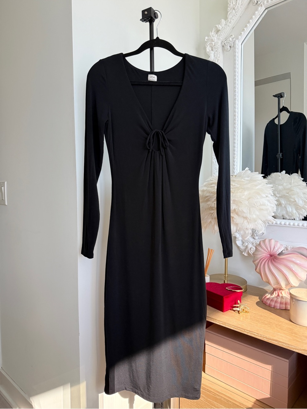 ARITZIA Wilfred‎ Chelsea Bodycon Dress in Black
